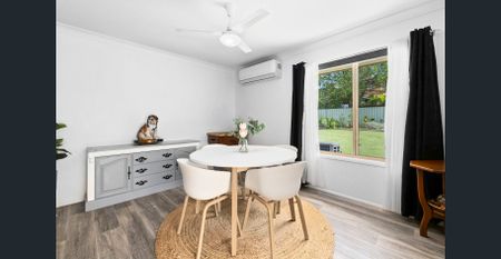 Beautifully Renovated Family Home in a Quiet, Peaceful Street - Photo 3