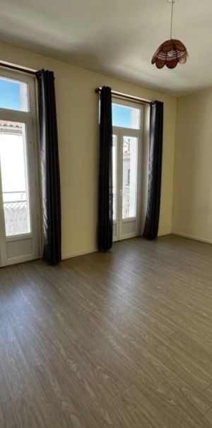 VILLENEUVE SUR LOT, studio au 2ème étage à proximité de l'IF - Photo 1