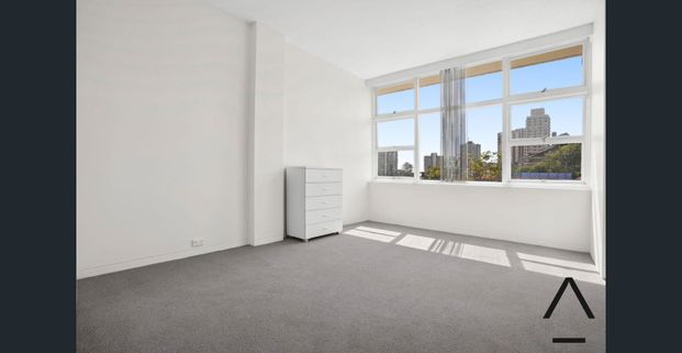 Enjoy Peace and Quiet with Unobstructed Harbour Bridge Views - Photo 1