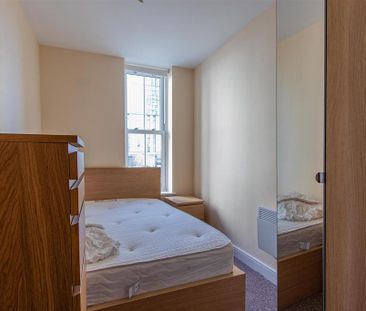 2 bedroom flat to rent - Photo 3