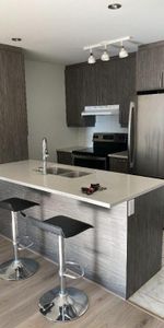 Dernière Étage - Lumnieux- 3-1/2 Près du Métro Angrignon - Meublé - Photo 4