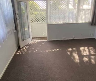 CHARMING TWO BEDROOM TOWNHOUSE: - Photo 5