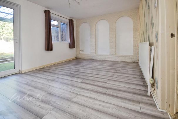 3 bedroom end of terrace house to rent - Photo 1