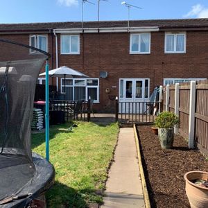 Room in a Shared House, Salford, M5 - Photo 2