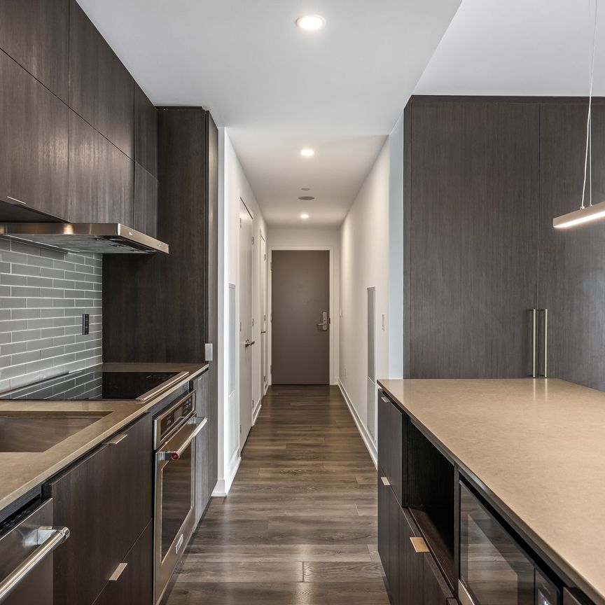 For Lease - 2 St Thomas Street Unit# 2207, Toronto, Ontario - Photo 1