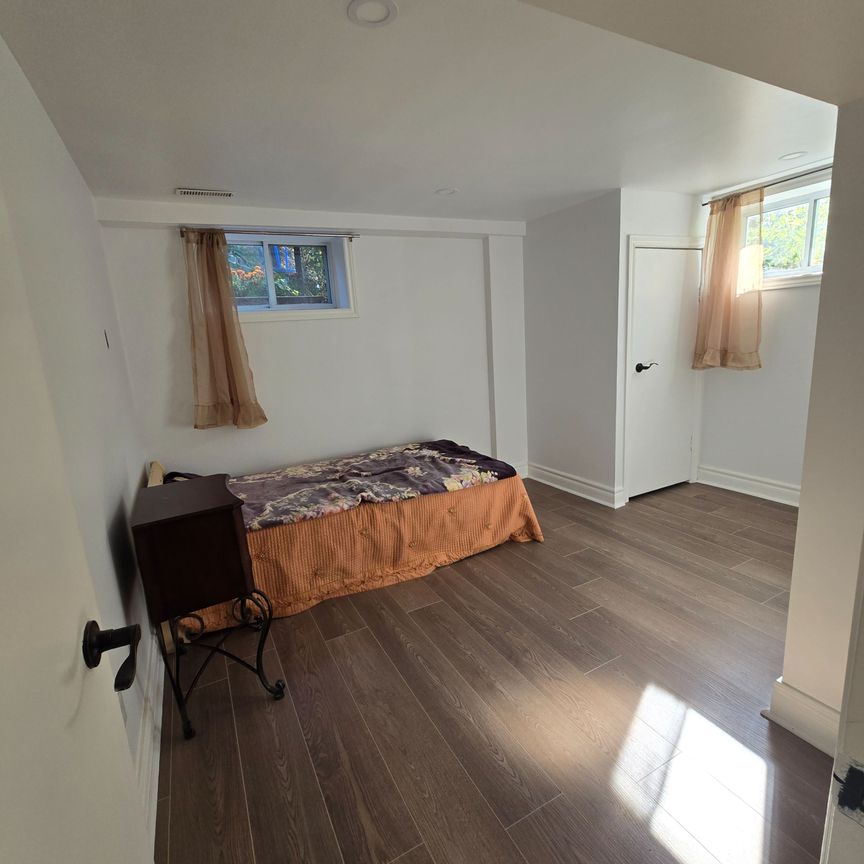 For Lease - 55 Queens Court Unit# Bsmt, East Gwillimbury, Ontario - Photo 1