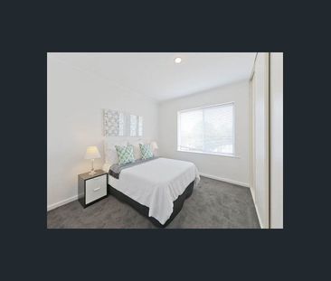 Upstairs unit in fabulous location! - Photo 4