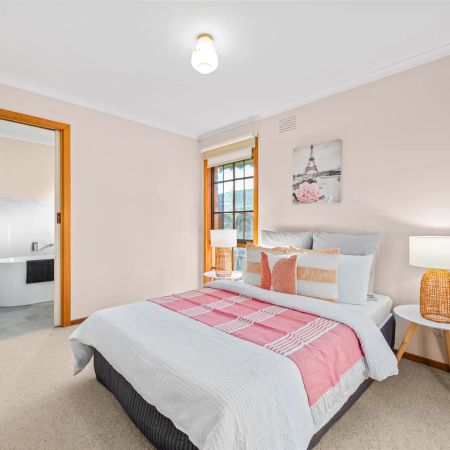 Cosy Living in Dual School Zone: Vermont Primary & Vermont Secondary! - Photo 5