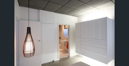 STYLISH, CHIS AND SAVVY - FULLY FURNISHED UNIT - NO CAR PARK - Photo 4