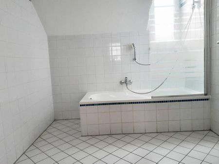 3-Zimmer-Wohnung mit Balkon, Garagenstellplatz und Kellerabteil in ruhiger Lage - Photo 4