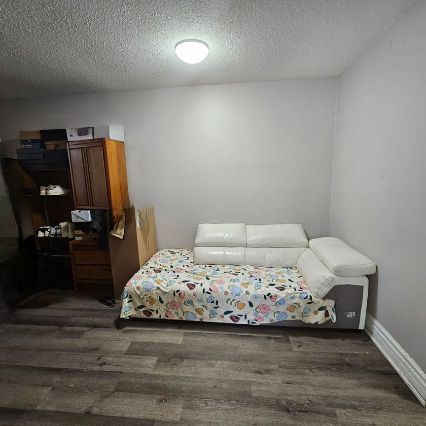 For Lease - 88 B Bernick Drive, Barrie, Ontario - Photo 1