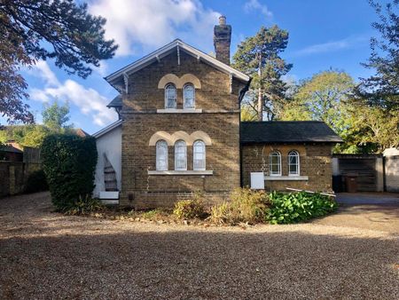 3 bedroom detached house to rent - Photo 5