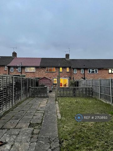 3 bedroom terraced house to rent - Photo 2