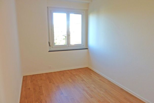 Modern and bright apartment in Regensdorf - Photo 1