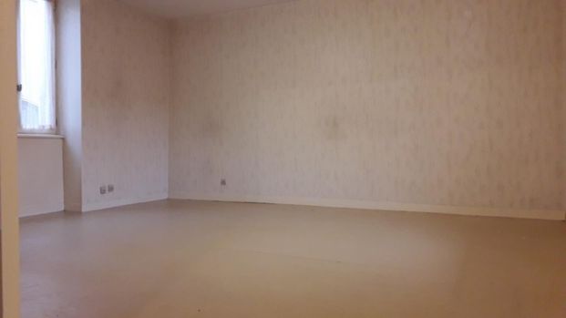 APPARTEMENT T2 A LOUER - LE COTEAU - AVENUE DE LA LIBERATION - Photo 1