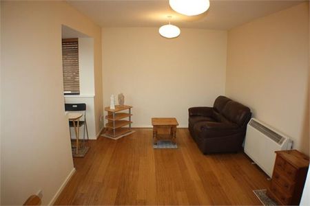 1 bedroom flat to rent - Photo 2