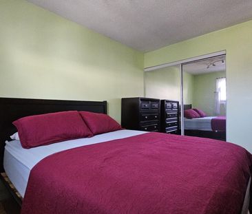 For Lease - 44 Loradeen Crescent Unit# Main, Toronto, Ontario - Photo 3