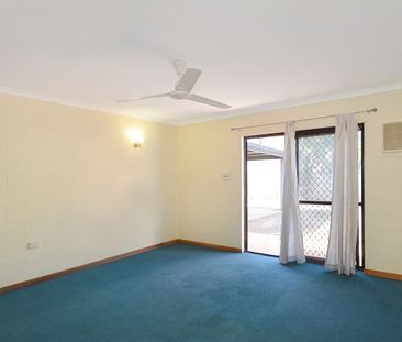 UNFURNISHED 2 BEDROOM UNIT IN A SMALL COMPLEX OF 6 - Photo 1