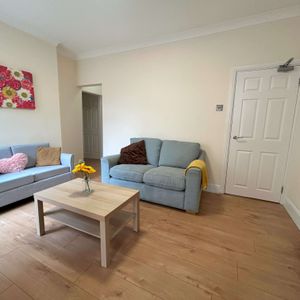 🌟Large Double Rooms In Comfortable House - Photo 2