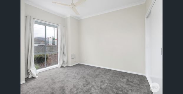 4 BEDROOM HOME IN PRIME CENTRAL LOCATION - Photo 1