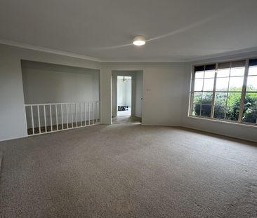 Spacious and Welcoming Family Home - Photo 4