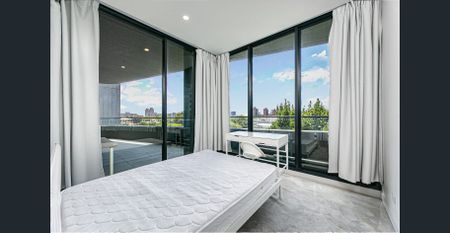 Modern 2 Bedroom Apartment with City Views Near Green Square & East Village - Photo 2