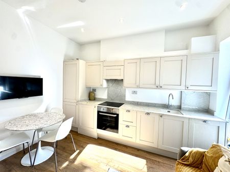Fitzjohns Ave, Hampstead, London, NW3 - Photo 5