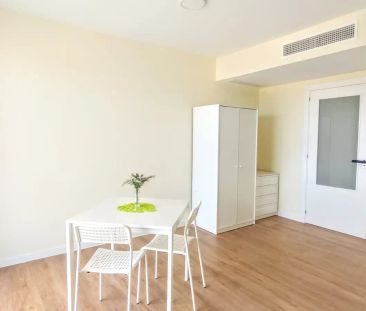 Rooms for rent in 4-bedroom apartment in Alfara Del Patriarca - Photo 5