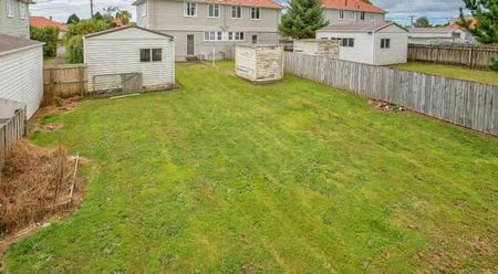 3-bedroom property, perfectly located! - Photo 2