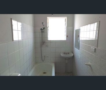 THREE-BEDROOM SEMI-DETACHED HOUSE FOR RENT - Photo 5