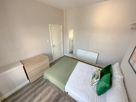 3 bedroom terraced house to rent - Photo 5