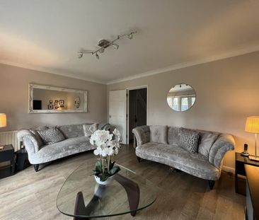 4 bedroom semi-detached house to rent - Photo 4