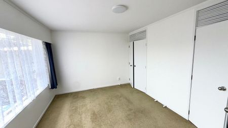 Charming Epsom 2BR Unit with Courtyard - Photo 4
