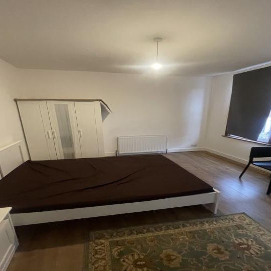 1beds Room Only - Photo 1