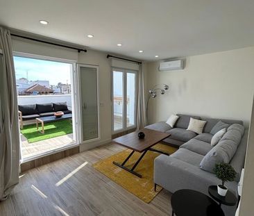 2 bedroom luxury penthouse for rent in Madrid, Spain - Photo 5