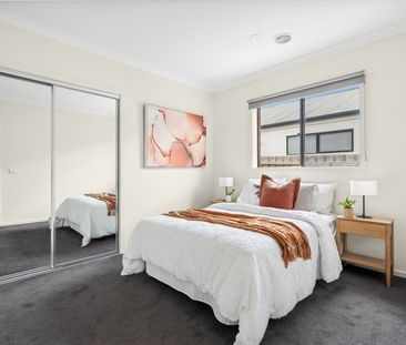 Contemporary Family Living in Ideal Lifestyle Pocket - Photo 6