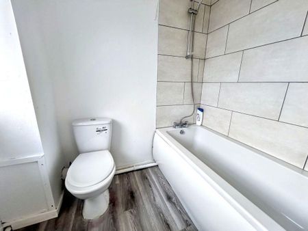 2 bed upper flat to rent in NE24 - Photo 5