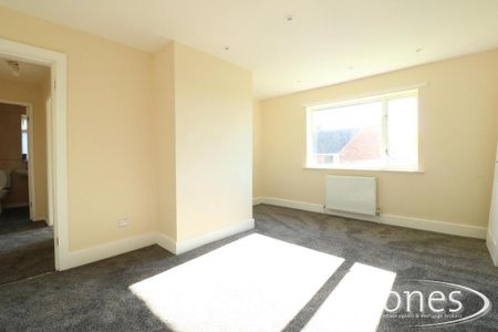 2 bedroom end of terrace house to rent - Photo 3