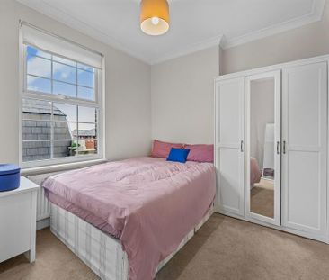 3 bedroom flat to rent - Photo 5