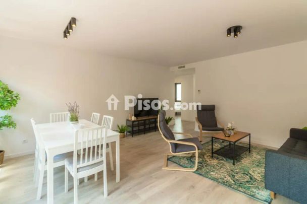 Piso en alquiler en Carrer del Salvador - Photo 1