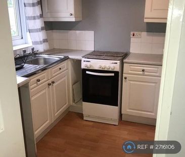 2 bedroom semi-detached house to rent - Photo 5