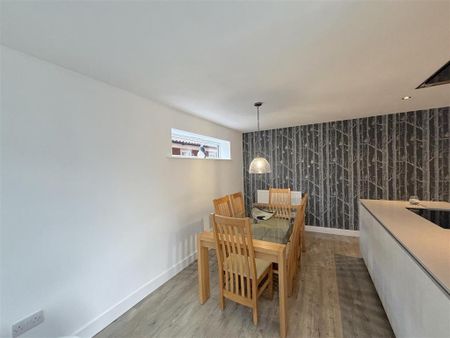 4 bedroom house to rent - Photo 3