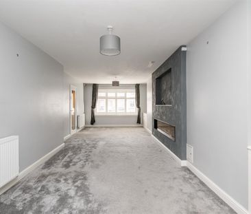 5 bed semi-detached house to rent in Regan Avenue, Shirley, Solihull - Photo 1