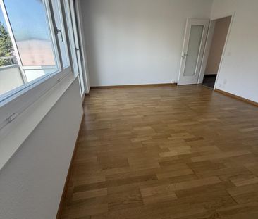 Helle 4-Zimmer-Wohnung mit Balkon und Weitsicht bis zu den Alpen - Photo 2