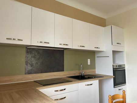 Location Appartement 4 pièces 109m² AUBENAS 07200 - Photo 5