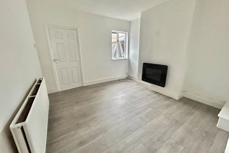 Noel Street - Photo 4