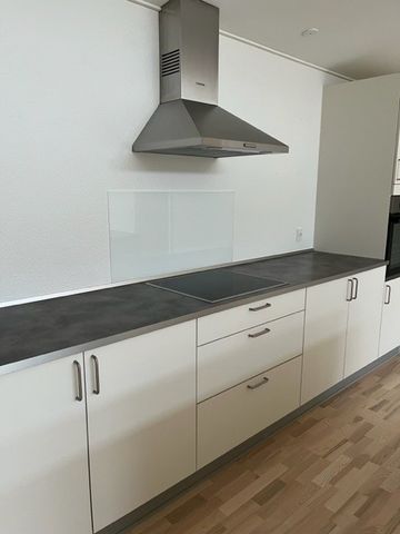 Rækkehus med højt til loftet og godt lysindfald - Photo 2