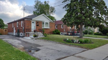 For Lease - 224 Ellington Drive, Toronto, Ontario - Photo 5