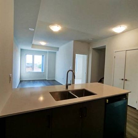 Rent Brand New 3-Bed condo townhome in the Heart of Vaughan - Photo 3