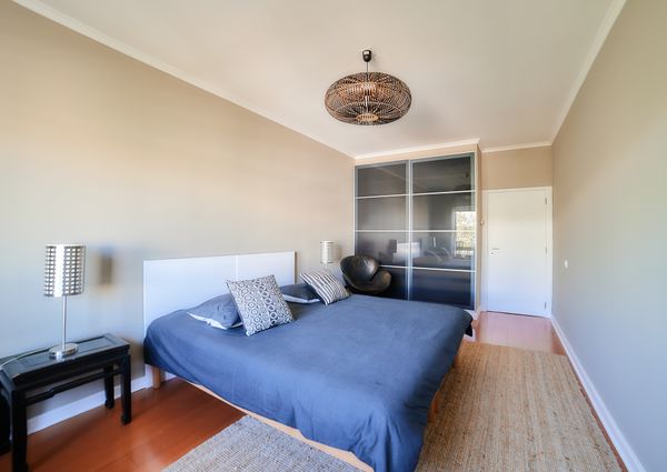 Fantástico Apartamento T3 com Vista Mar no Condomínio Alto da Barra em Oeiras